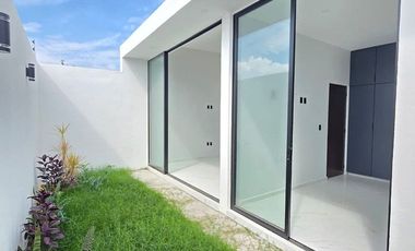 CASA EN VENTA, 1 PLANTA, 2 RECÁMARAS, 2 BAÑOS, COCHERA PARA 2 AUTOS