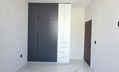 CASA EN VENTA, 1 PLANTA, 2 RECÁMARAS, 2 BAÑOS, COCHERA PARA 2 AUTOS