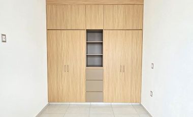 CASA EN VENTA 1 PLANTA, 3 RECÁMARAS, 2 BAÑOS, COCHERA PARA 1 AUTO.