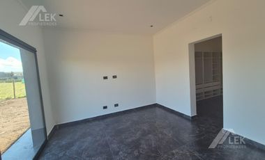 CASA 4 AMBIENTES A ESTRENAR EN BARRIO SAN PABLO, PILAR, VENTA  EN UNA SOLA PLANTA