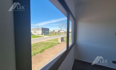 CASA 4 AMBIENTES A ESTRENAR EN BARRIO SAN PABLO, PILAR, VENTA  EN UNA SOLA PLANTA