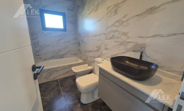 CASA 4 AMBIENTES A ESTRENAR EN BARRIO SAN PABLO, PILAR, VENTA  EN UNA SOLA PLANTA