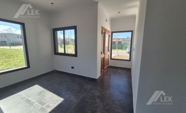 CASA 4 AMBIENTES A ESTRENAR EN BARRIO SAN PABLO, PILAR, VENTA  EN UNA SOLA PLANTA