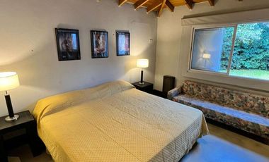 Casa en Venta, 5 ambientes - El Trébol