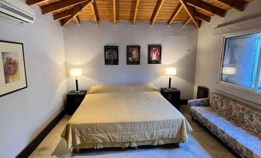 Casa en Venta, 5 ambientes - El Trébol