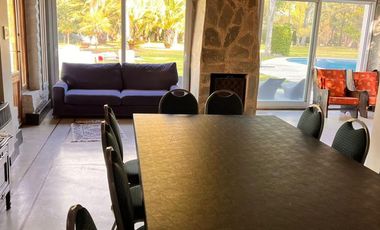 Casa en Venta, 5 ambientes - El Trébol