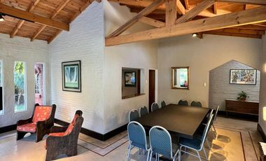 Casa en Venta, 5 ambientes - El Trébol