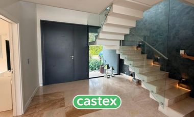 Casa en venta en La Lomada de Pilar.