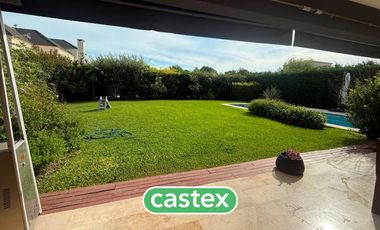 Casa en venta en La Lomada de Pilar.