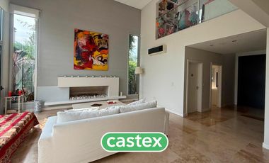 Casa en venta en La Lomada de Pilar.