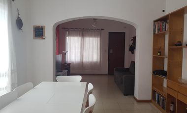 Casa 4 ambientes VENTA Lomas de Zamora