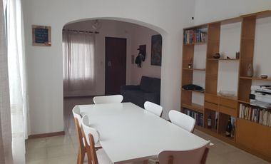 Casa 4 ambientes VENTA Lomas de Zamora