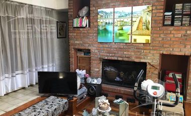 Casa 4 ambientes en venta - Club El Carmen