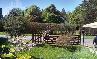 Casa 4 ambientes en venta - Club El Carmen