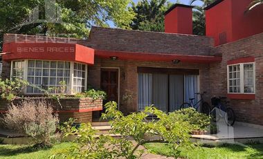 Casa 4 ambientes en venta - Club El Carmen