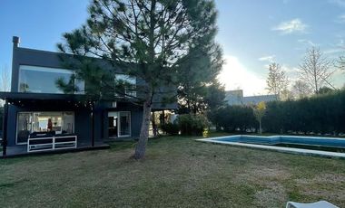 Casa en venta Barrio El Centauro Canning