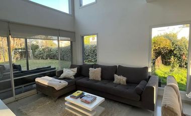 Casa en venta Barrio El Centauro Canning