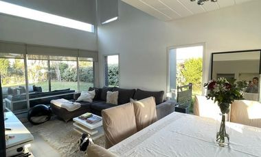 Casa en venta Barrio El Centauro Canning