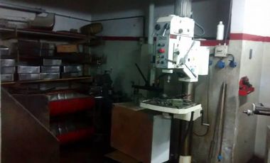 Galpon, deposito, en venta de 280 mt2 cubiertos en Remedios de escalada