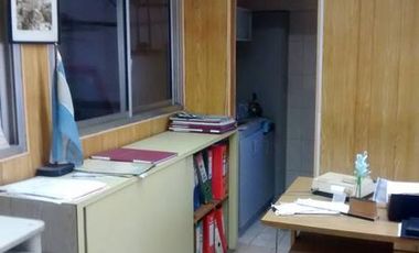 Galpon, deposito, en venta de 280 mt2 cubiertos en Remedios de escalada