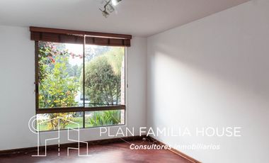 Casa de dos niveles en arriendo en Chía