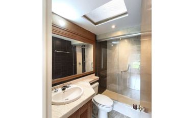 Casa de dos niveles en arriendo en Chía