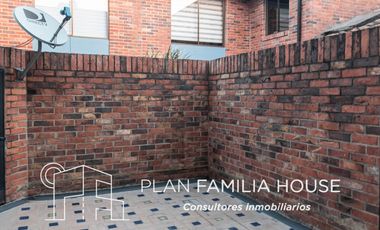 Casa de dos niveles en arriendo en Chía