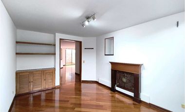 Casa de dos niveles en arriendo en Chía