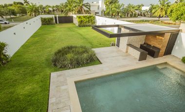 Casa en venta en Mérida en privada residencial