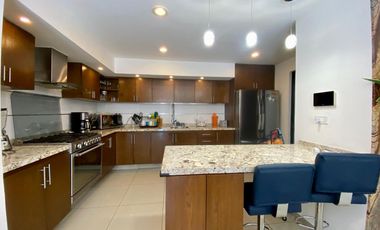 Casa en VENTA con alberca y roof garden, en Residencial Tai Tai junto al rio