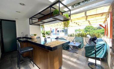 Casa en VENTA con alberca y roof garden, en Residencial Tai Tai junto al rio