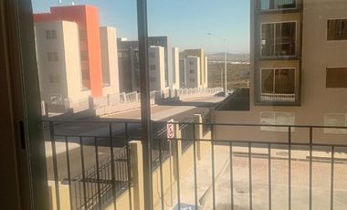 Departamento renta Villas del Refugio Marques Queretaro 3er nivel cerca IMSS N2