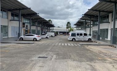 LOCAL COMERCIAL / PLAZA MILLA 8 / CON MEZZANINE / 126m2 / VACIO