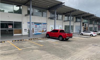 LOCAL COMERCIAL / PLAZA MILLA 8 / CON MEZZANINE / 126m2 / VACIO