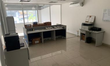 LOCAL COMERCIAL / PLAZA MILLA 8 / CON MEZZANINE / 126m2 / VACIO