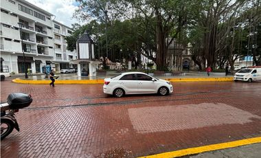 CASCO VIEJO / 120M / ESPACIO AMPLIO / IDEAL PARA BAR RESTAURANTE