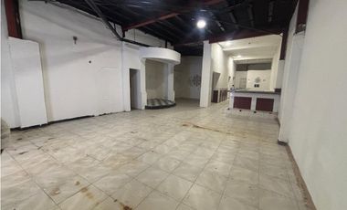 ALQUILER DELOCAL EN CASCO VIEJO ESPACIO AMPLIO IDEAL PARA DISCOTECA