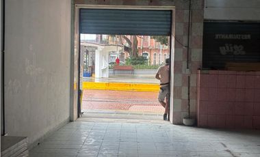 ALQUILER DE LOCAL EN CASCO VIEJO IDEAL PARA BAR RESTAURANTE 120M