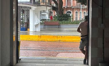 ALQUILER DE LOCAL EN CASCO VIEJO IDEAL PARA BAR RESTAURANTE 120M