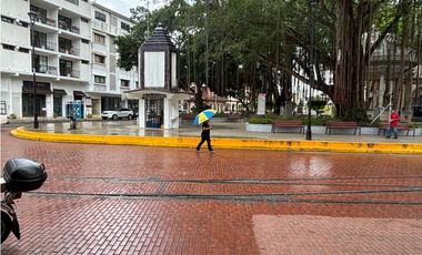 ALQUILER DE LOCAL EN CASCO VIEJO IDEAL PARA BAR RESTAURANTE 120M