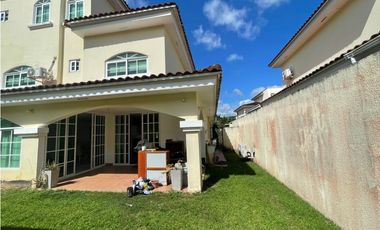 ALQUILER DE CASA EN CLAYTON PH GREEN FIELDS 3 HABITACION AMOBLADA