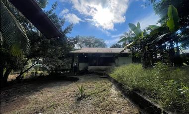 CASA CON TERRENO DE 5800MTS PUERTO ARMUELLES