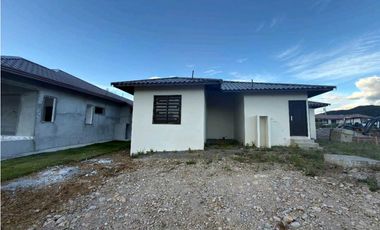 ALQUILER DE CASA EN ALTO BOQUETE NUEVA.