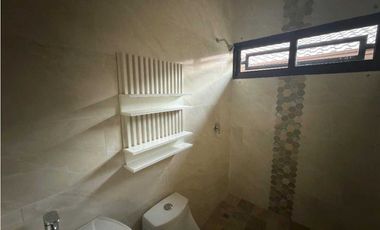 ALQUILER DE CASA EN ALTO BOQUETE NUEVA.