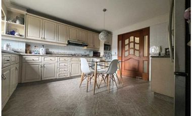 Casa En Venta en el Poblado sector La Calera