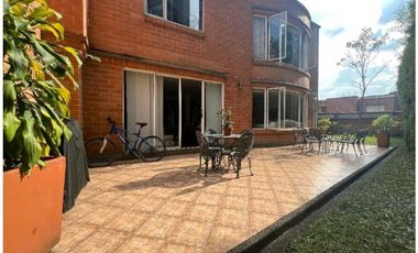 Casa En Venta en el Poblado sector La Calera