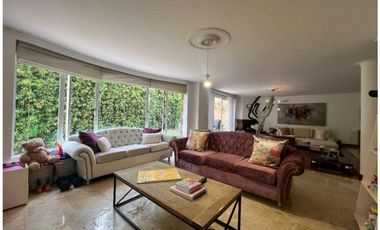 Casa En Venta en el Poblado sector La Calera