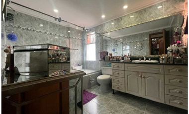 Casa En Venta en el Poblado sector La Calera