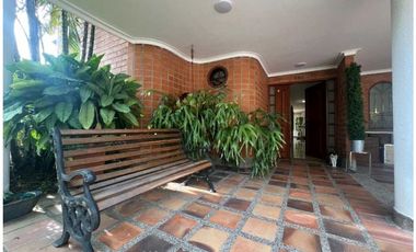 Casa En Venta en el Poblado sector La Calera