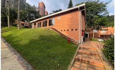 Casa En Venta en el Poblado sector La Calera